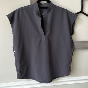 Figs Rafaela top Sz xs in charcoal